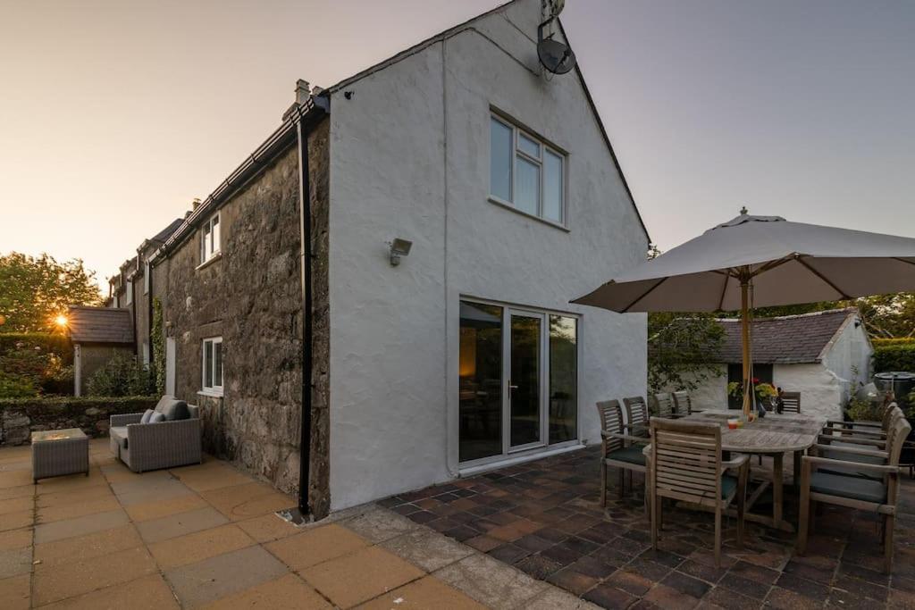 Plas Newydd With Swimming Pool, Fire Pit, And Log Fires Vila Rhiw Exterior foto